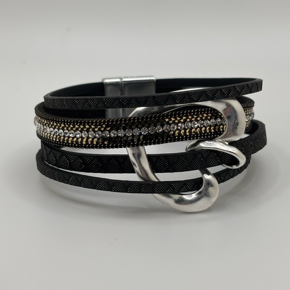 Elegant Black and Silver Bracelet with Crystal Accents - Picture 2 of 3